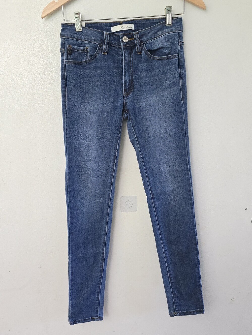 KanCan Signature Women 26 Mid-Rise Skinny Jeans Medium Wash Blue Stretch